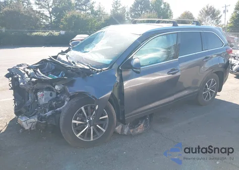 2017 Toyota Highlander Xle z USA, uszkodzony, nr VIN 5TDKZRFHXHS515015